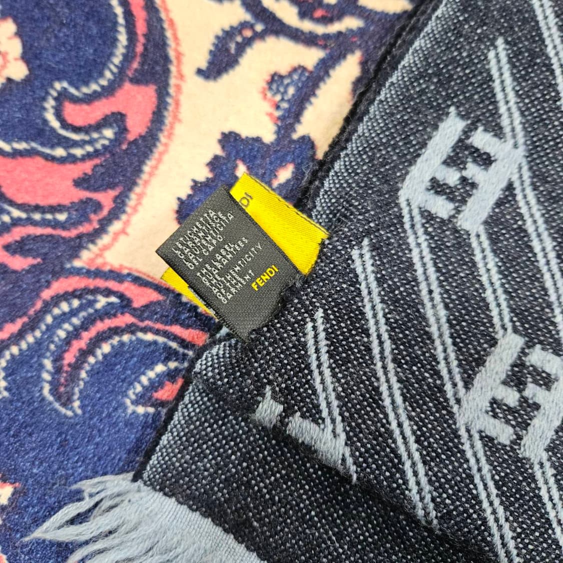 펜디(FENDI) 울100% 사선 스트라이프 머플러 상품이미지7