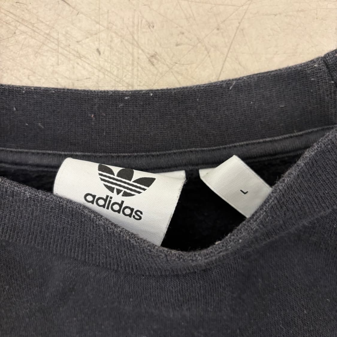 아디다스 오리지널 암 로고 맨투맨 상품이미지3