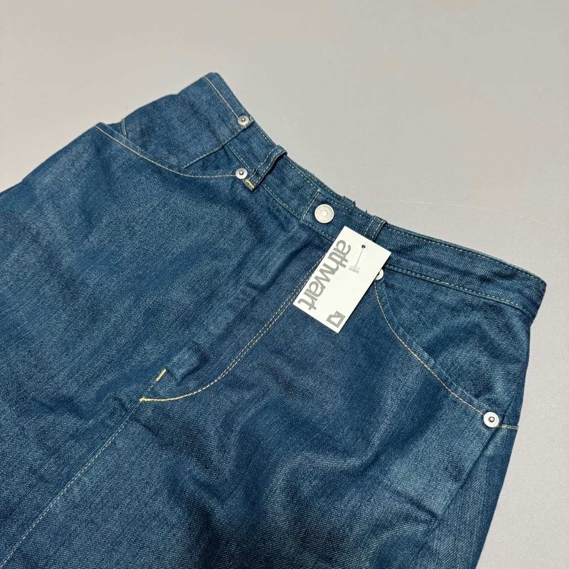 리바이스 엔지니어드 진(Levi's) 라이트블루 워시드 데님 스커트 상품이미지4