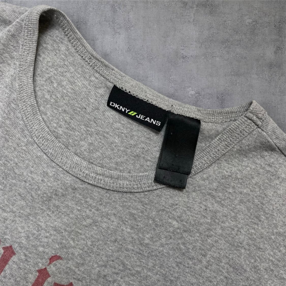 디케이엔와이 진스 Dkny Jeans 그레이 고딕 로고 슬림 반팔티 상품이미지3