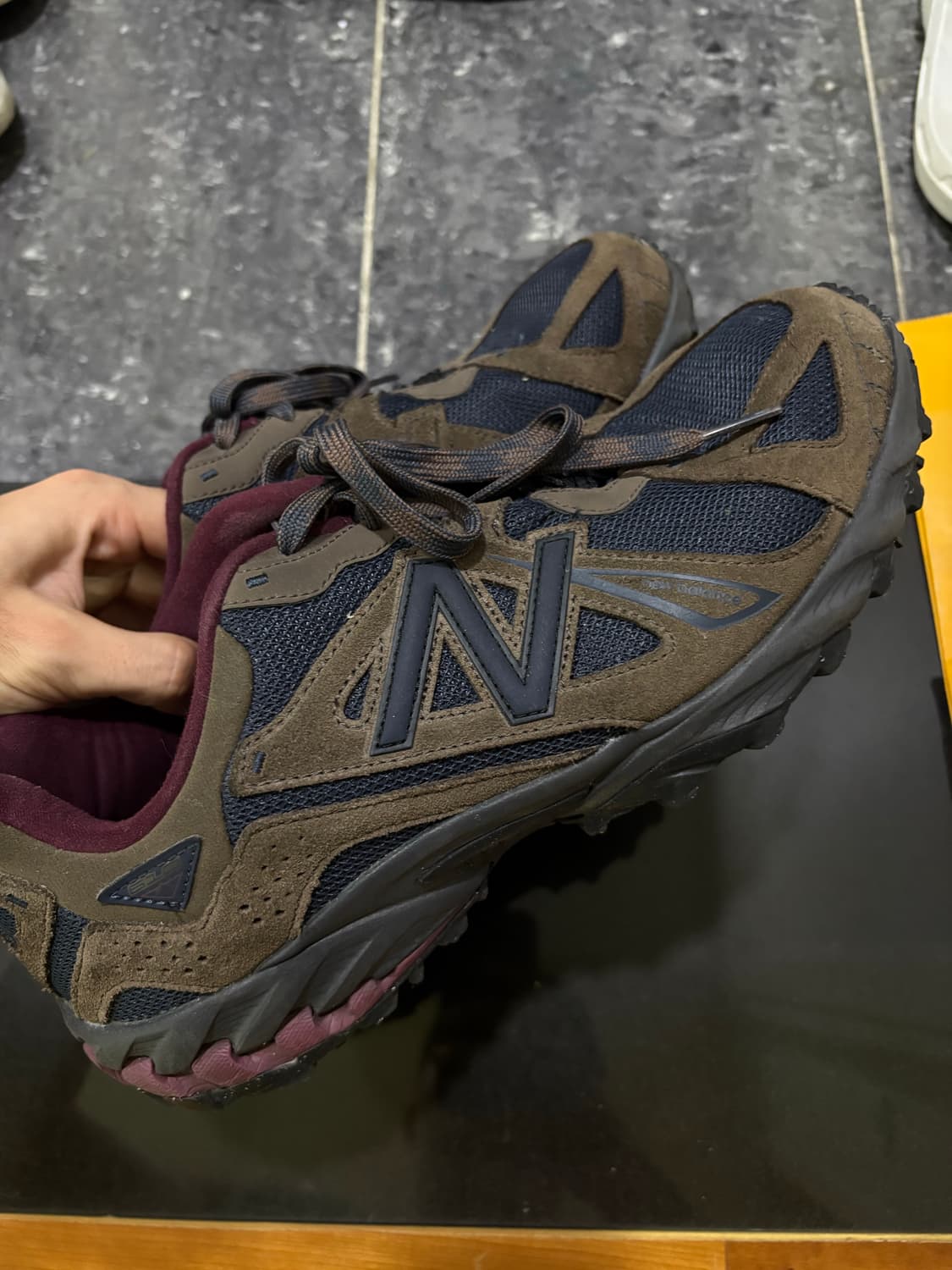 뉴발란스 ML610T 다크 머쉬룸 - D 스탠다드 상품이미지1