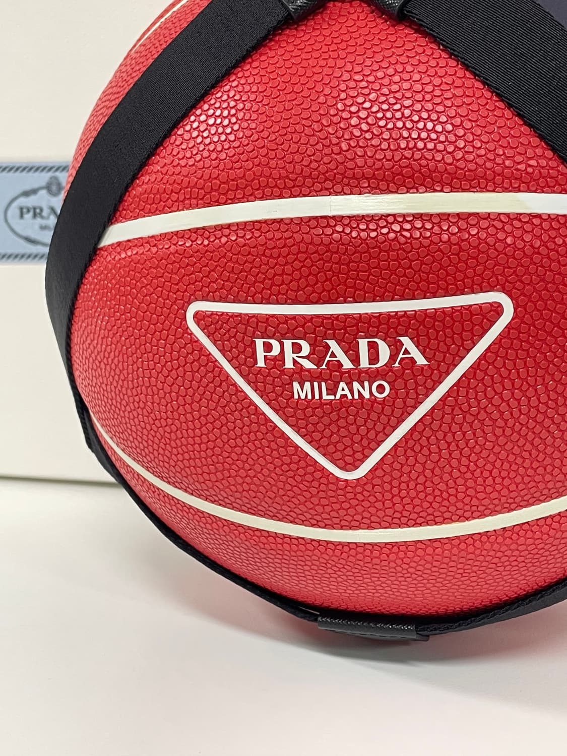 새상품 프라다 농구공 로고 프린트 밴드 하네스 레드 컬러 상품이미지7