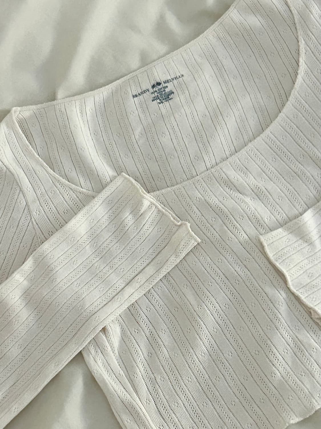 (실사0)브랜디멜빌 포인텔 아일렛 크롭 긴팔 티 아이보리 상품이미지4