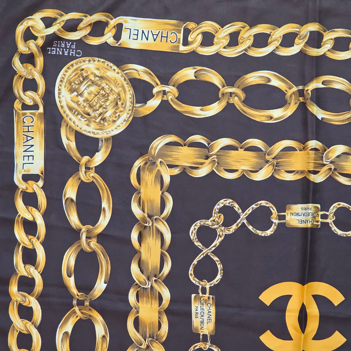 샤넬 chanel cc로고 체인 메달리온 패턴 빈티지 스카프 상품이미지3