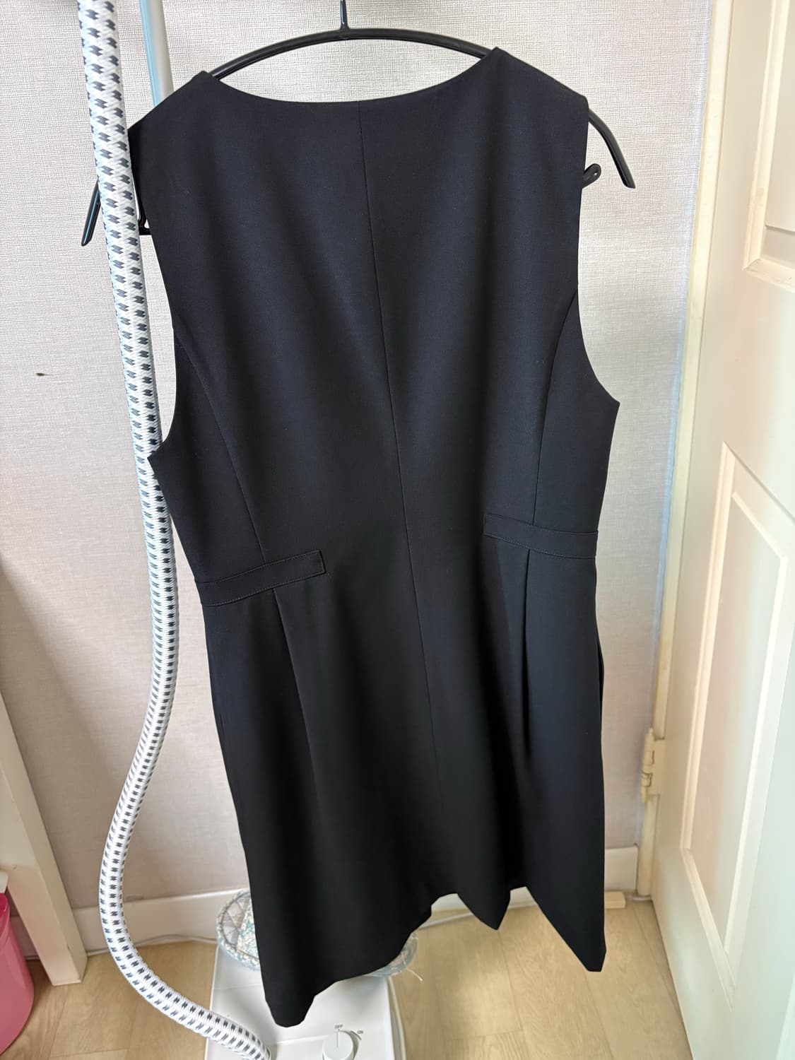 구호 플러스 Tuck Detail Mini Dress - Black m 상품이미지3