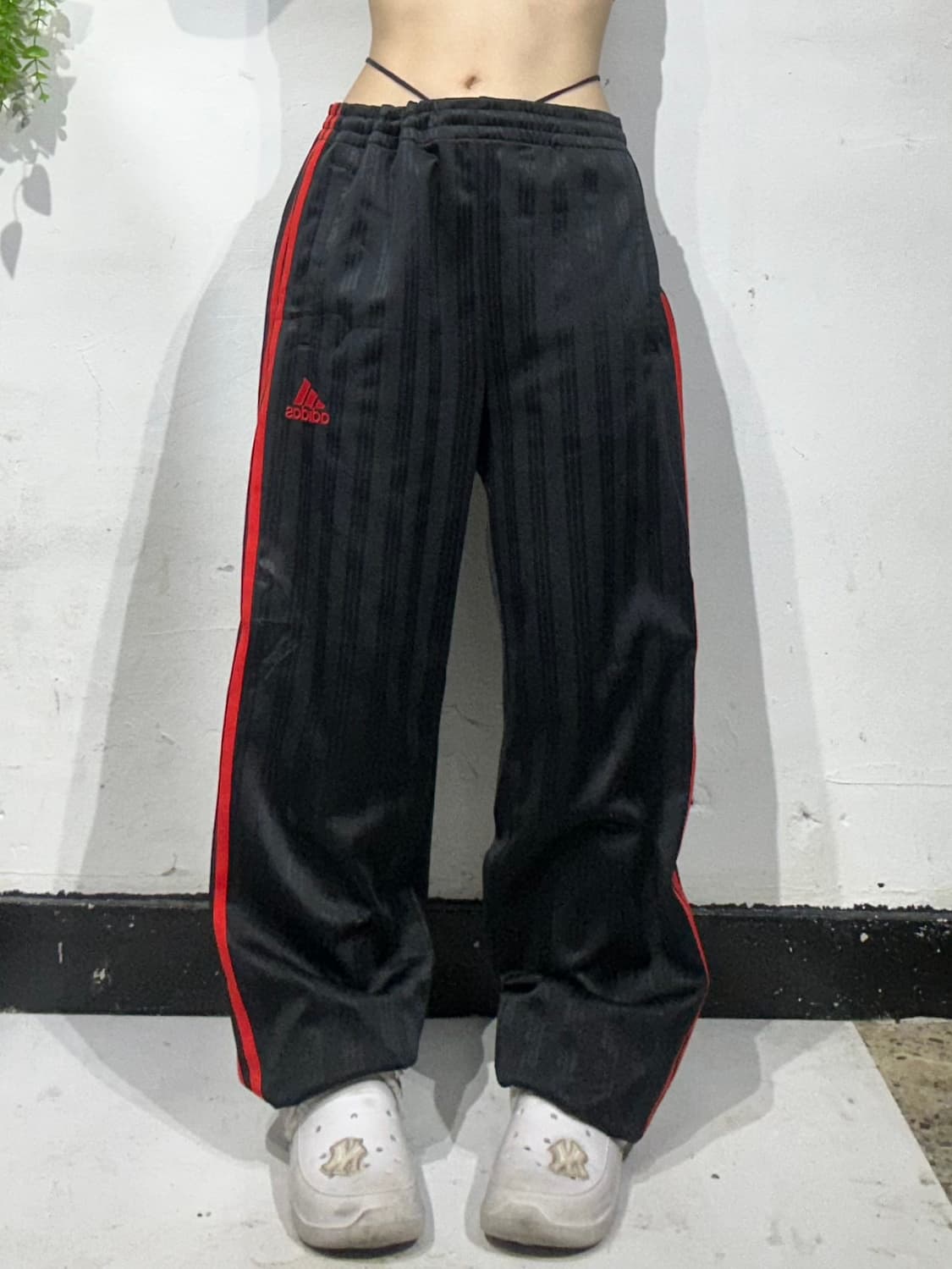 아디다스 블랙 스몰 로고 레드 삼선 와이드 트레이닝 팬츠 추리닝 바지 L 상품이미지2