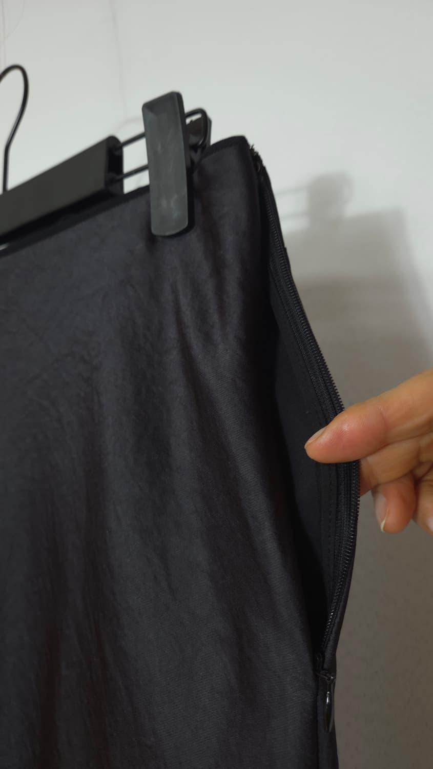 한섬 시스템 실키 텍스처 언밸런스 플레어 스커트 67-98 상품이미지7