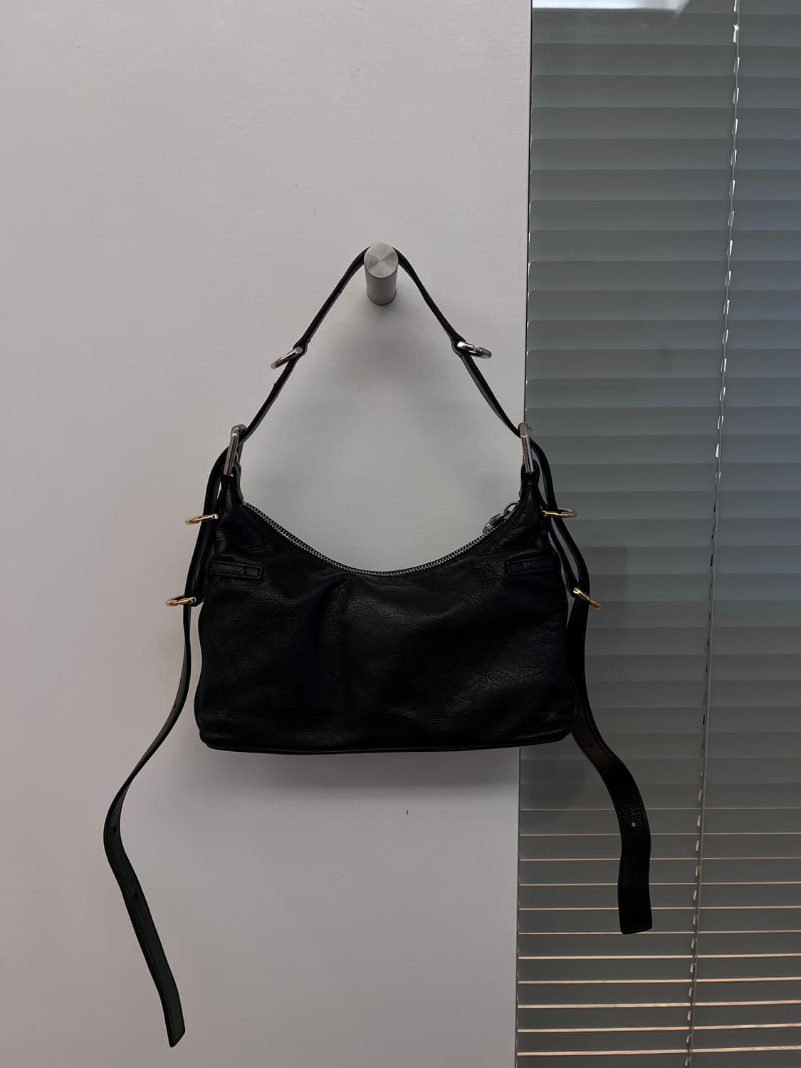 지방시 Voyou 미니 레더 숄더 백 상품이미지2