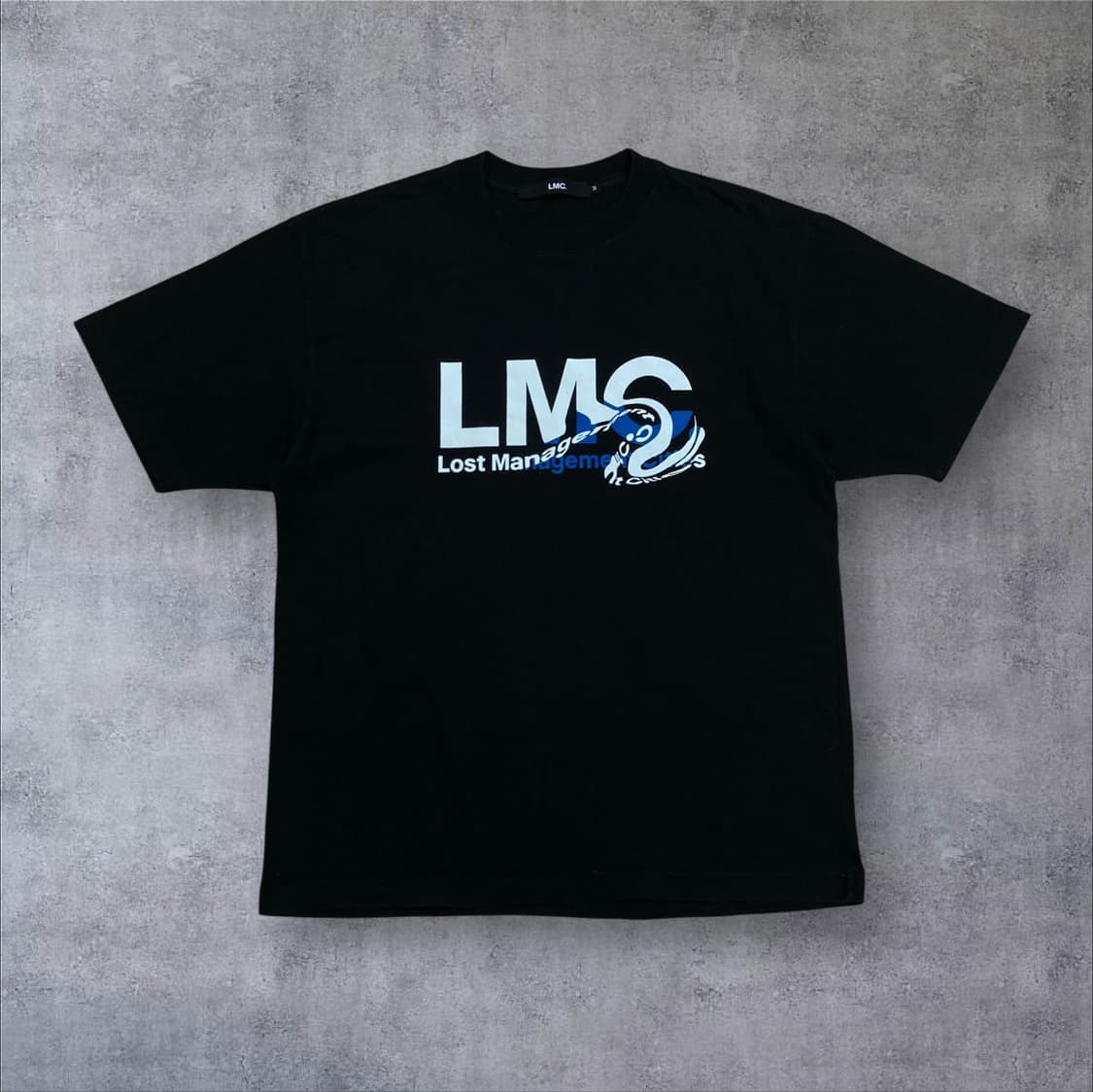 LMC 스펠아웃 빅로고 블랙 반팔티 상품이미지1