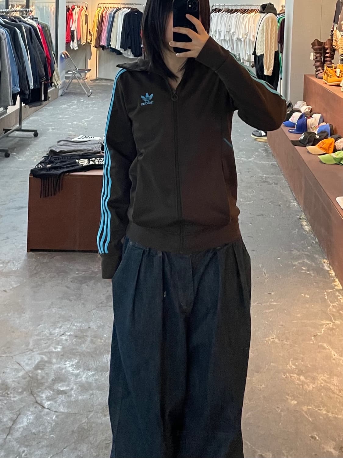 아디다스 유로파 브라운 블루 져지 H1022 상품이미지1