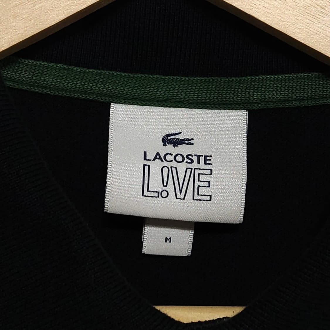 100)LACOSTE 라코스테 로즈 모느그램 반팔 카라티 블랙 상품이미지2