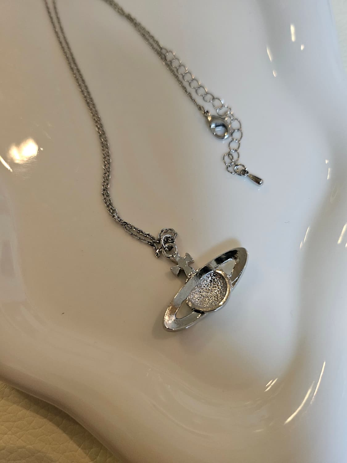 비비안웨스트우드 업사이클링 올큐빅 은장 목걸이 상품이미지4