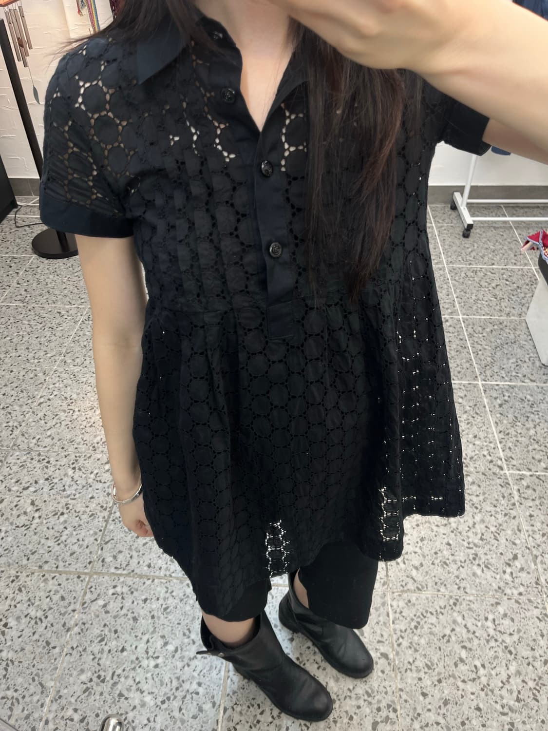 블랙 라인 블라우스 상품이미지1