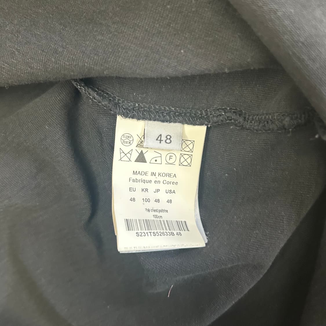 48 솔리드옴므 나비 프린팅 블랙 반팔티 상품이미지5