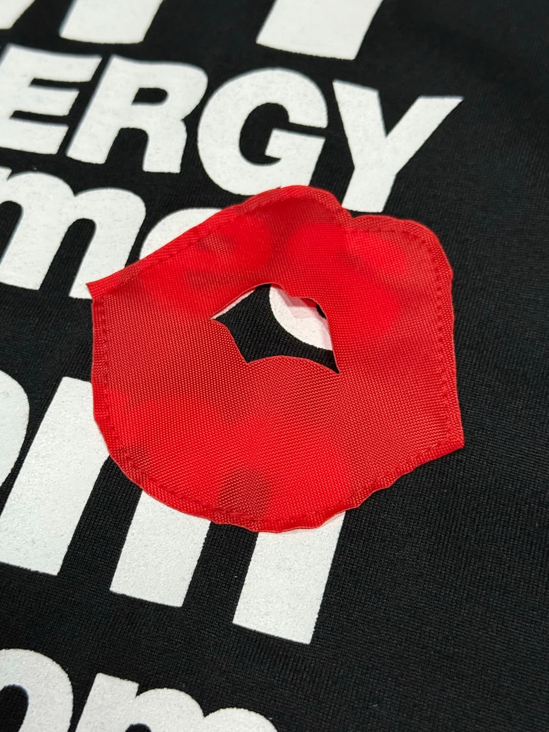 2023 꼼데가르송 자유와 혁명 정신 입체 입술 프린팅 원피스 상품이미지2