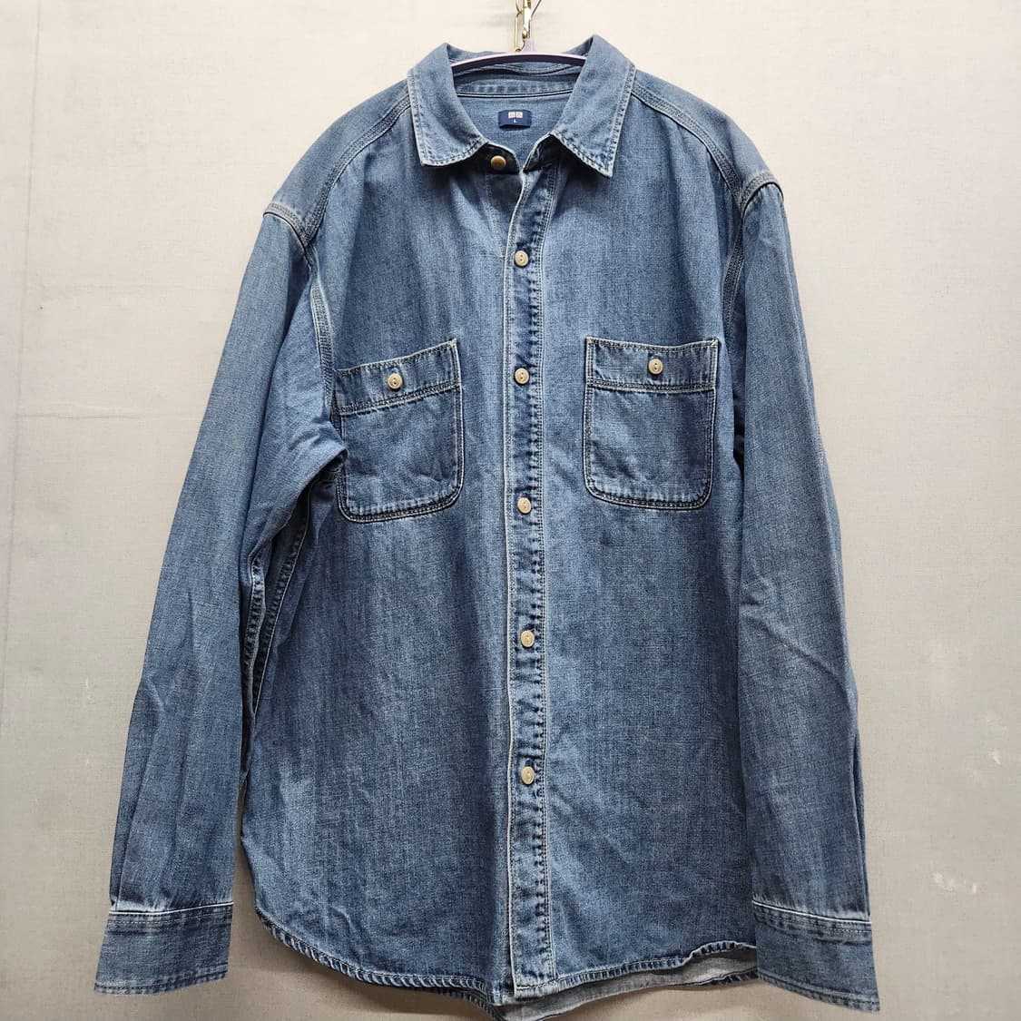 유니클로 투포켓 데님 셔츠 L(L) 상품이미지1