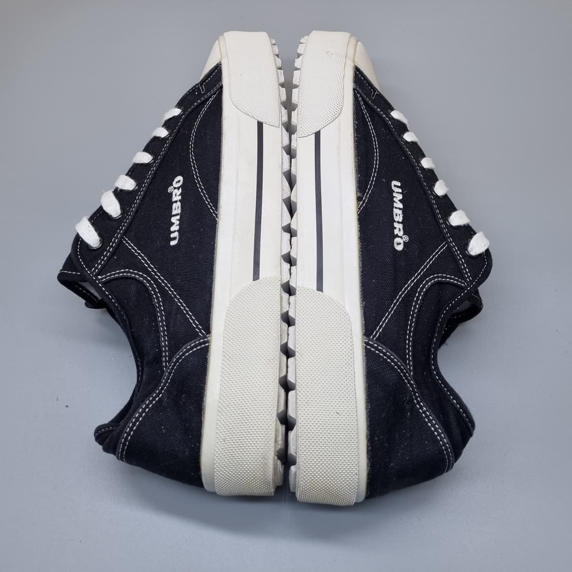 엄브로 블랙 남성스니커즈280  상품이미지5