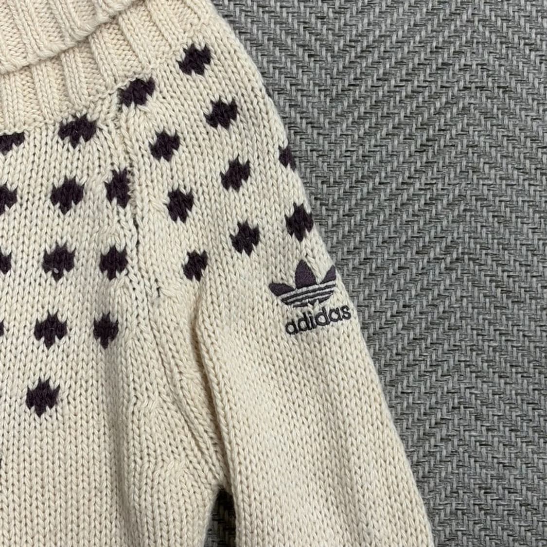 아디다스 핸드메이드 터틀넥 니트  v1709 상품이미지6