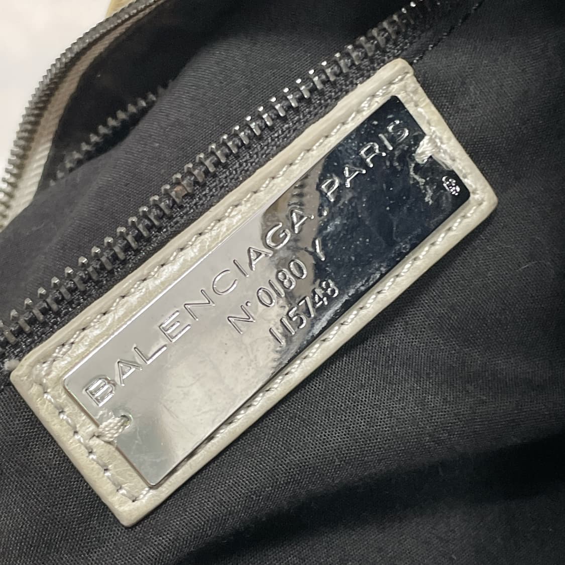 발렌시아가 모터백 퍼스트 상품이미지7