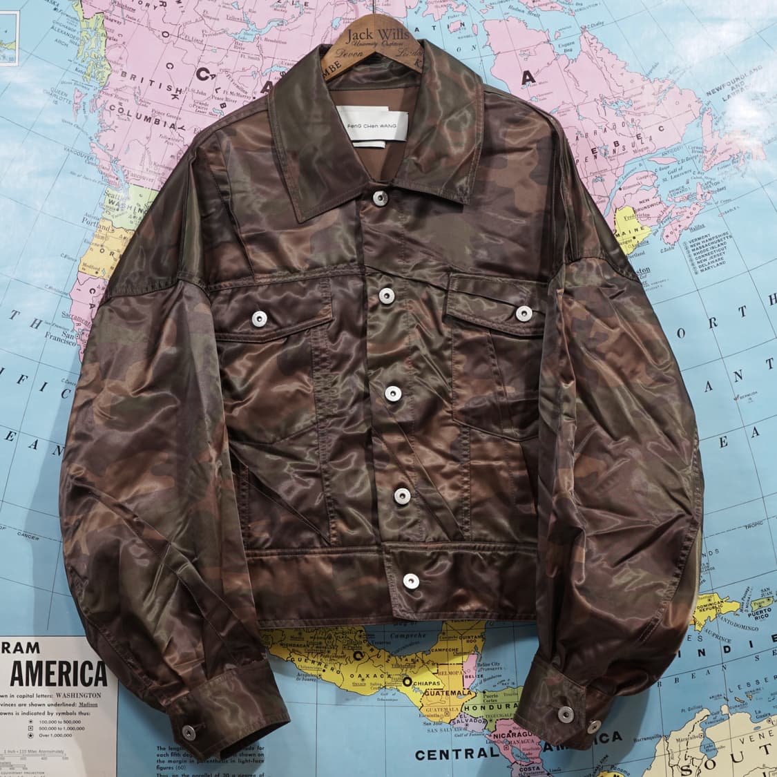 펑첸왕 카모플라쥬 플리츠 자켓 상품이미지1