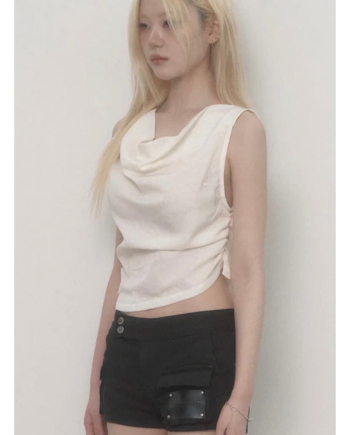 에트오소메 Draped Belt Satin Tank Top (white) 상품이미지2