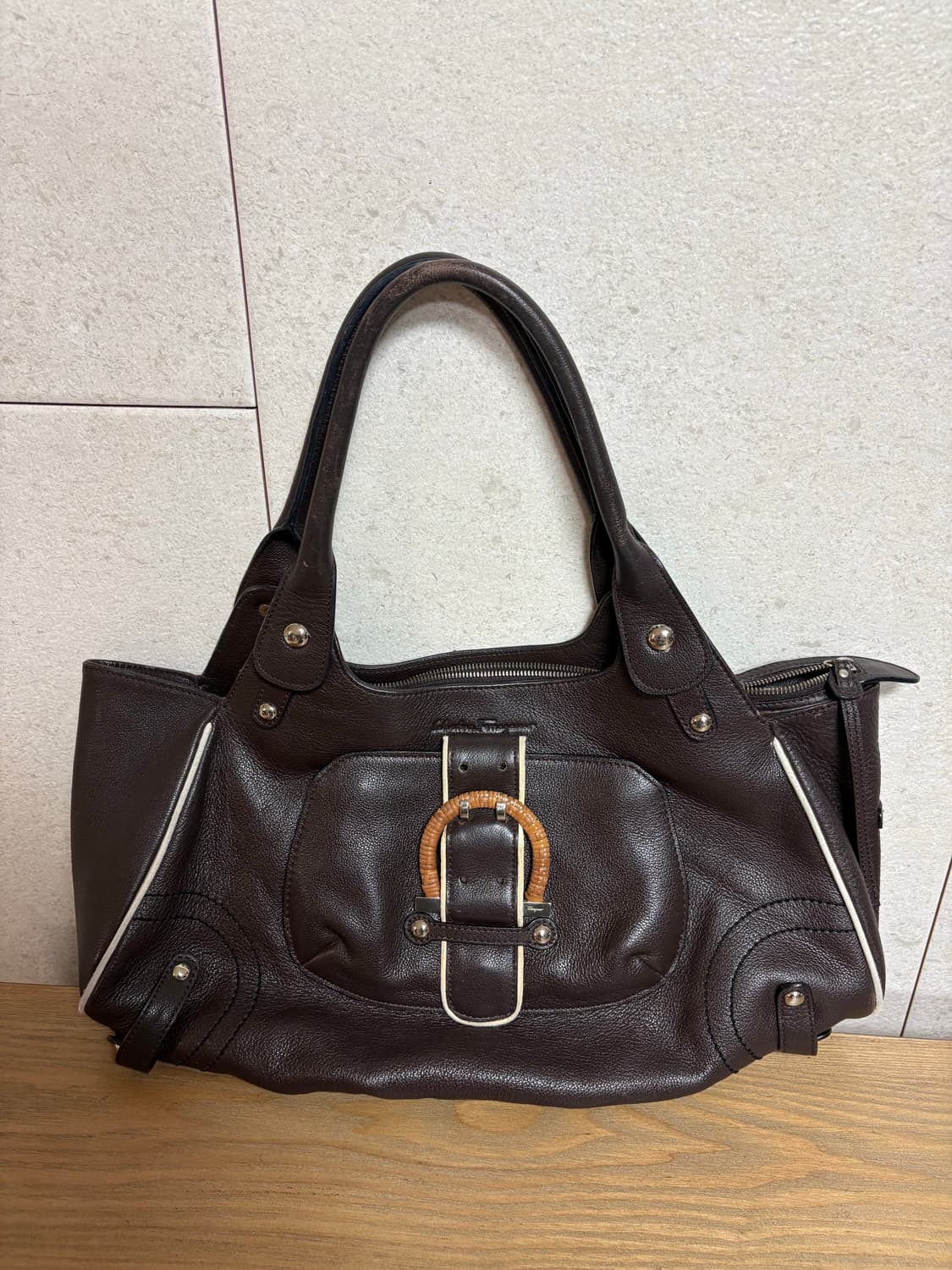 페라가모 라탄 디테일 백 상품이미지1