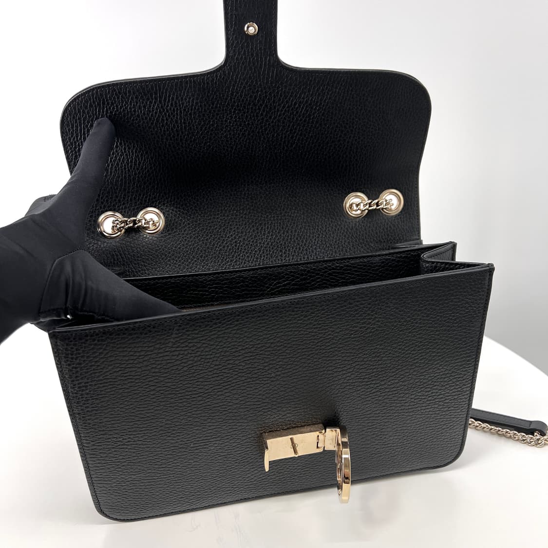 구찌 인터로킹 GG 체인 숄더백 블랙 (510303) 상품이미지8