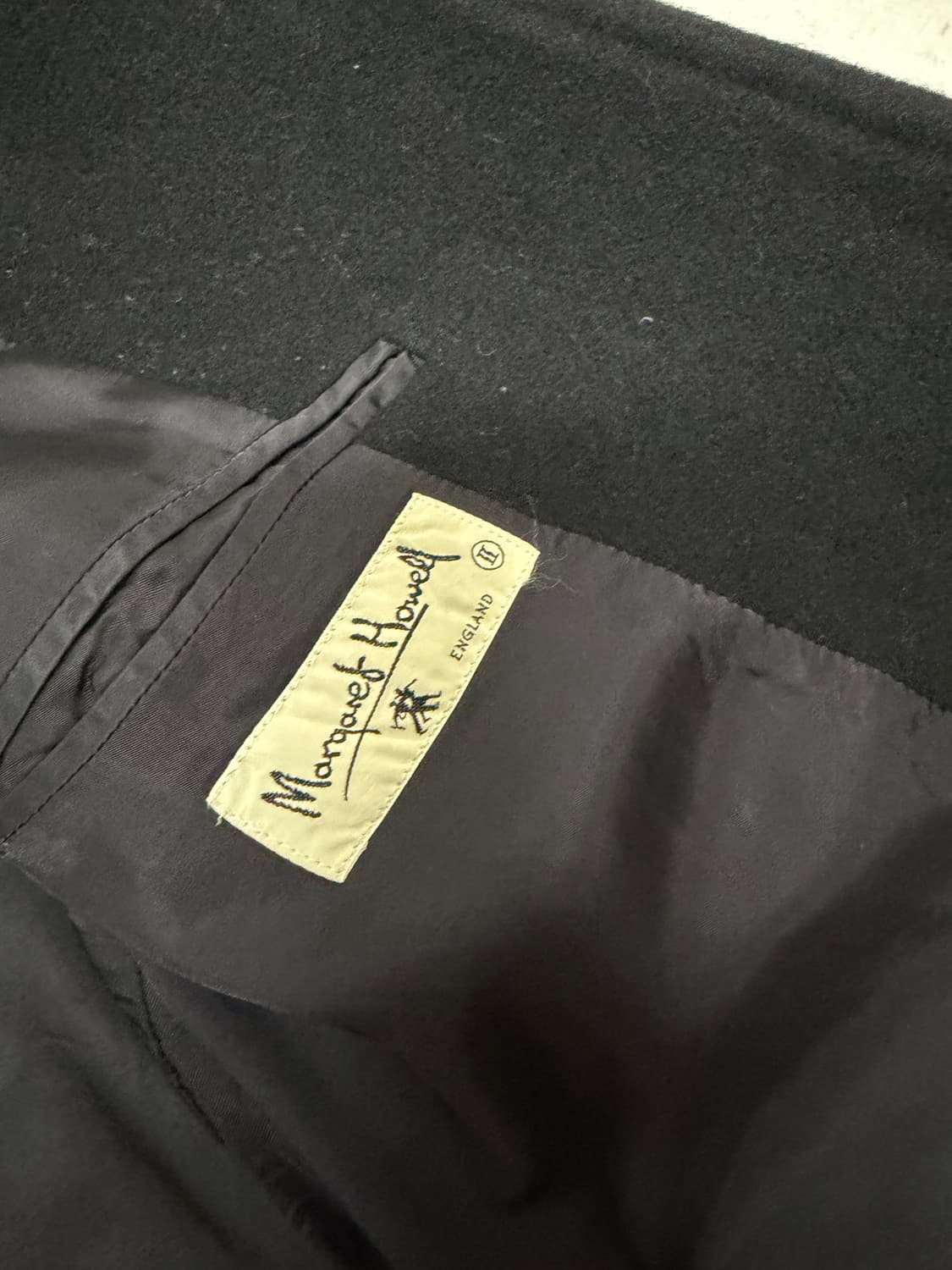 마가렛호웰 블랙코트 상품이미지2