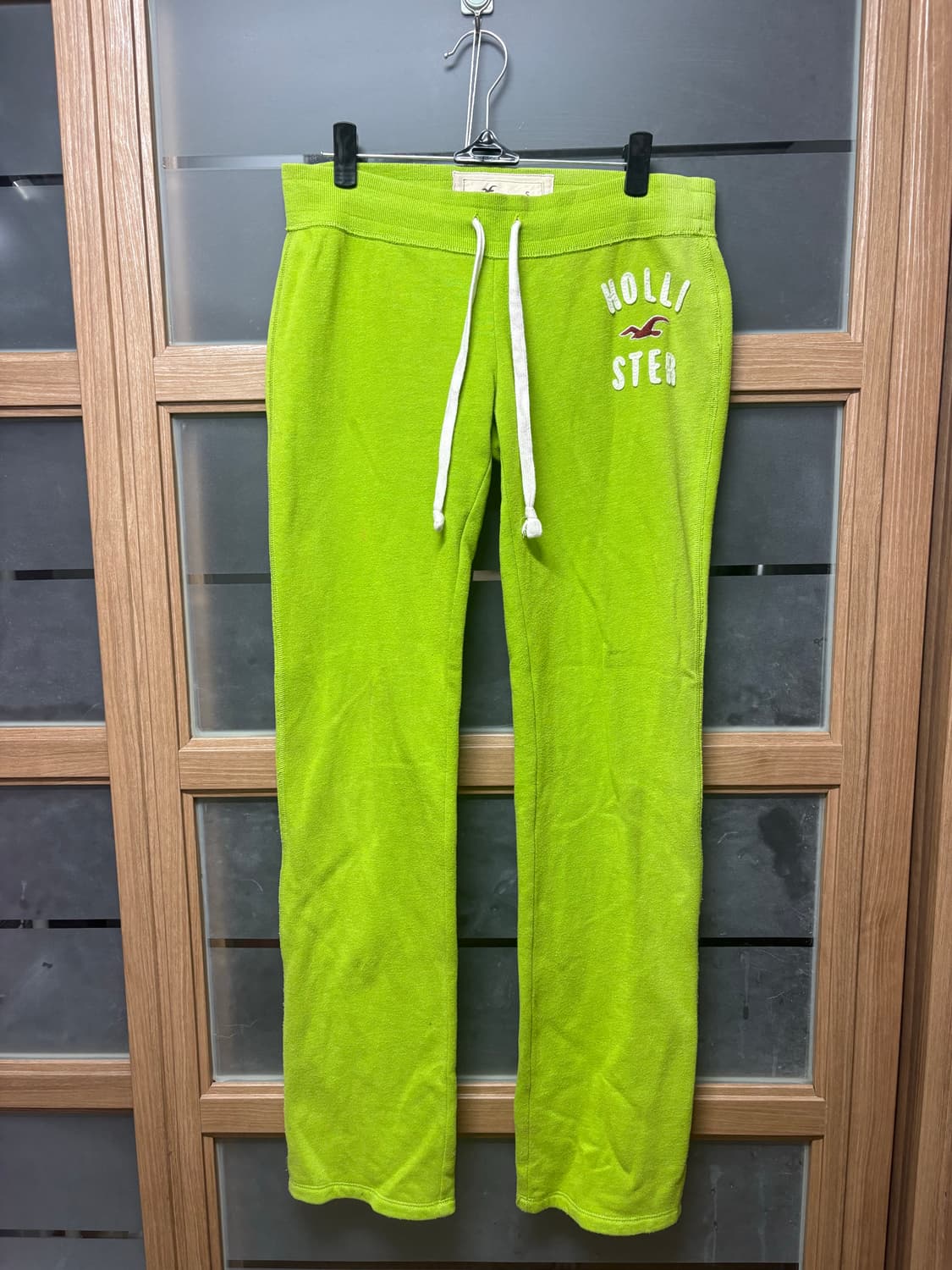 희귀.힐튼맛)) 홀리스터 로우라이즈 트랙팬츠 yellowgreen 상품이미지3
