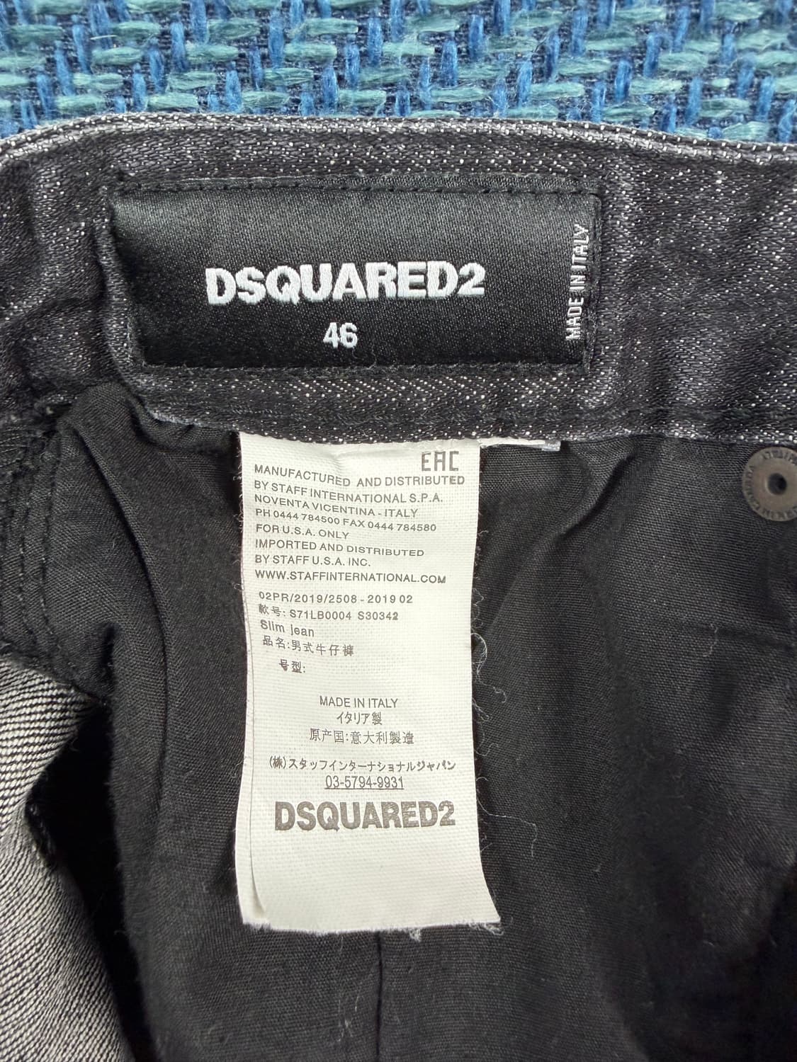 디스퀘어드2(DSQUARED2) 블랙 페인팅 디스트로이드 슬림 진 반바지 상품이미지6