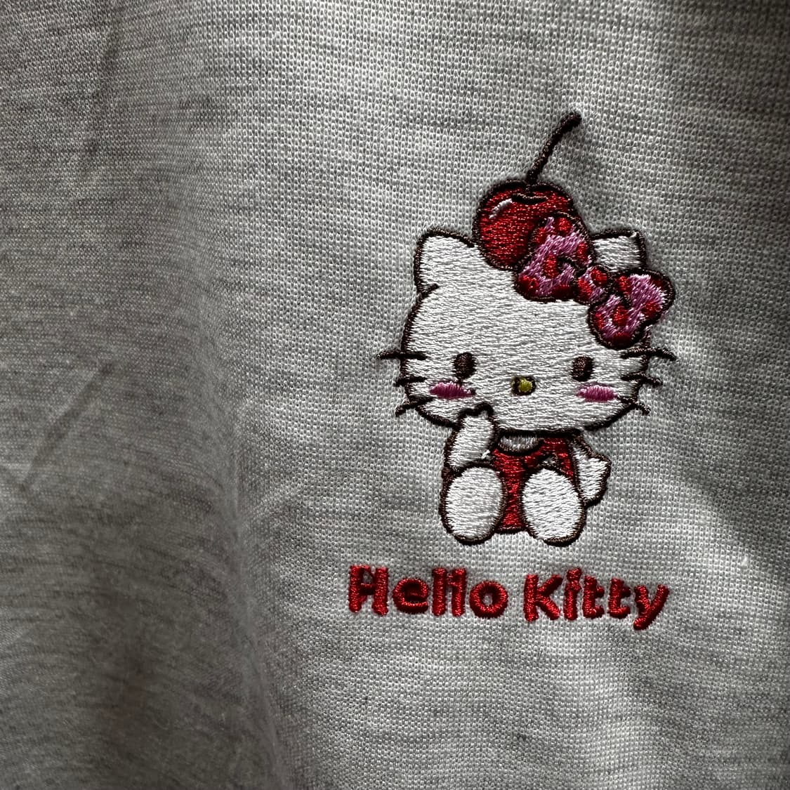헬로키티 멜란지 백프린팅 스웻셔츠M 상품이미지2