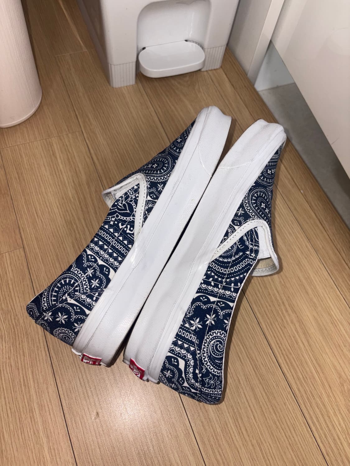 반스 볼트x키스 10주년 클래식 슬립온 LX 페이즐리 245mm 상품이미지5