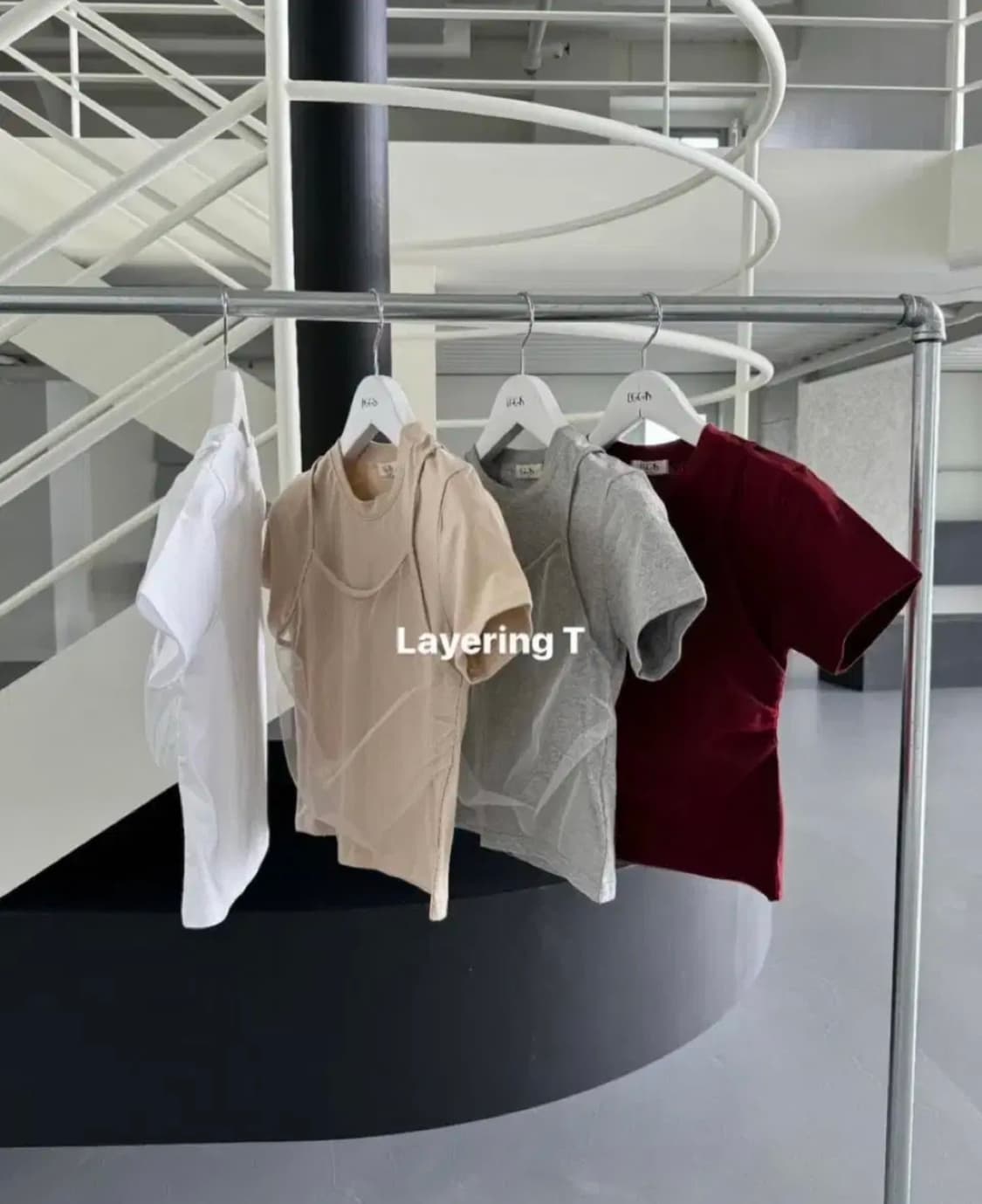 에그이즈 매쉬 레이어링 크롭 티셔츠 상품이미지3