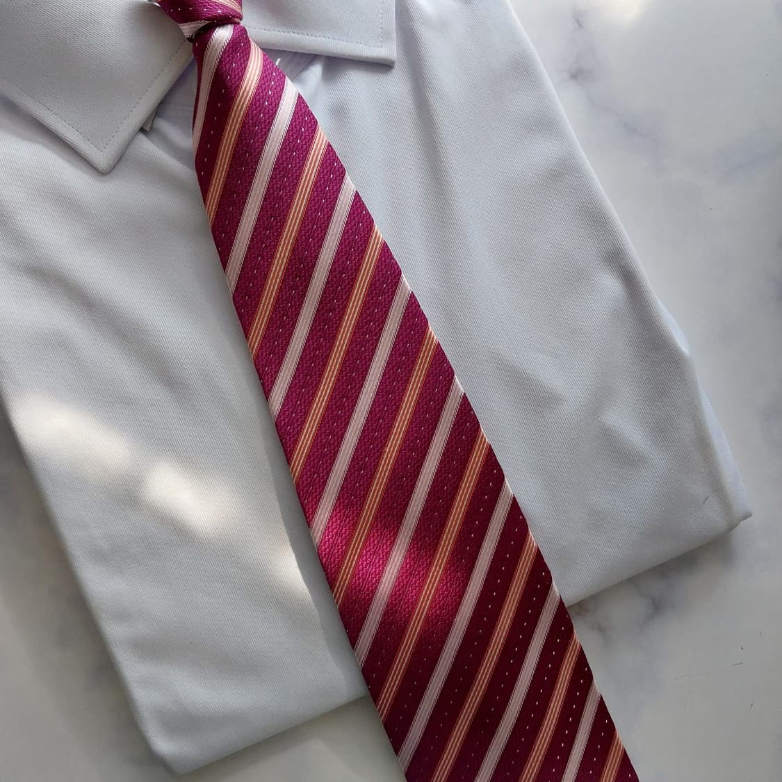 아쿠아스큐텀 실크 버건디 스트라이프 넥타이 9cm A+등급 K1127
 상품이미지8