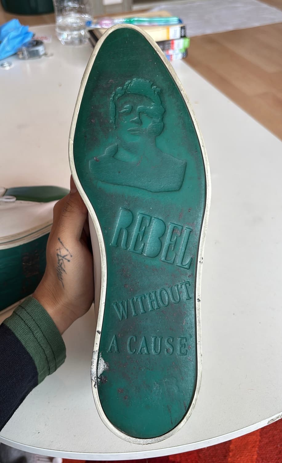 'Rebel Without A Cause' Sneakers 상품이미지2