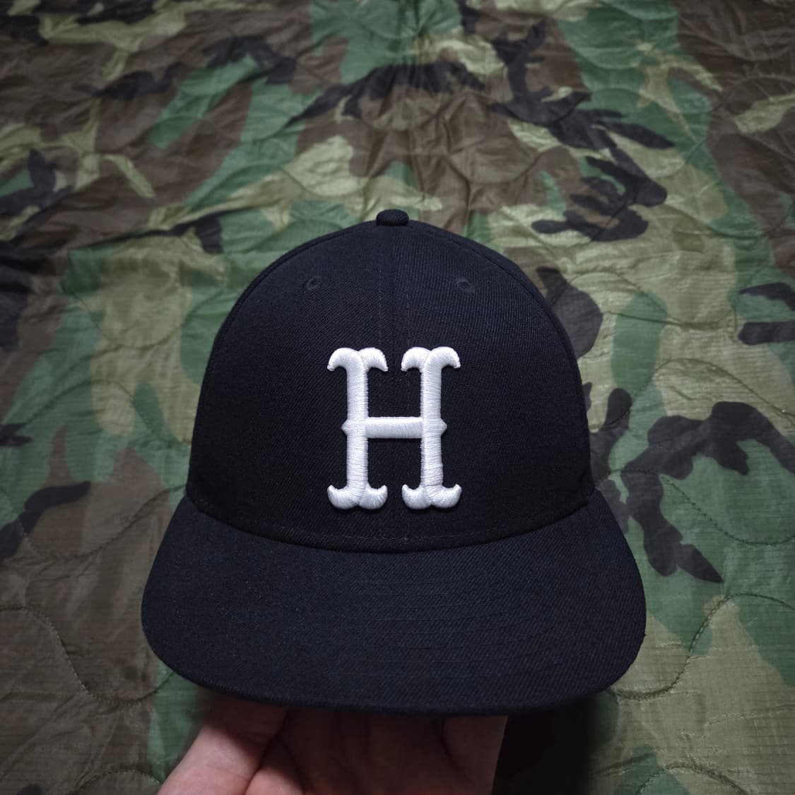 HUF Classic H Logo Panel Cap 상품이미지1