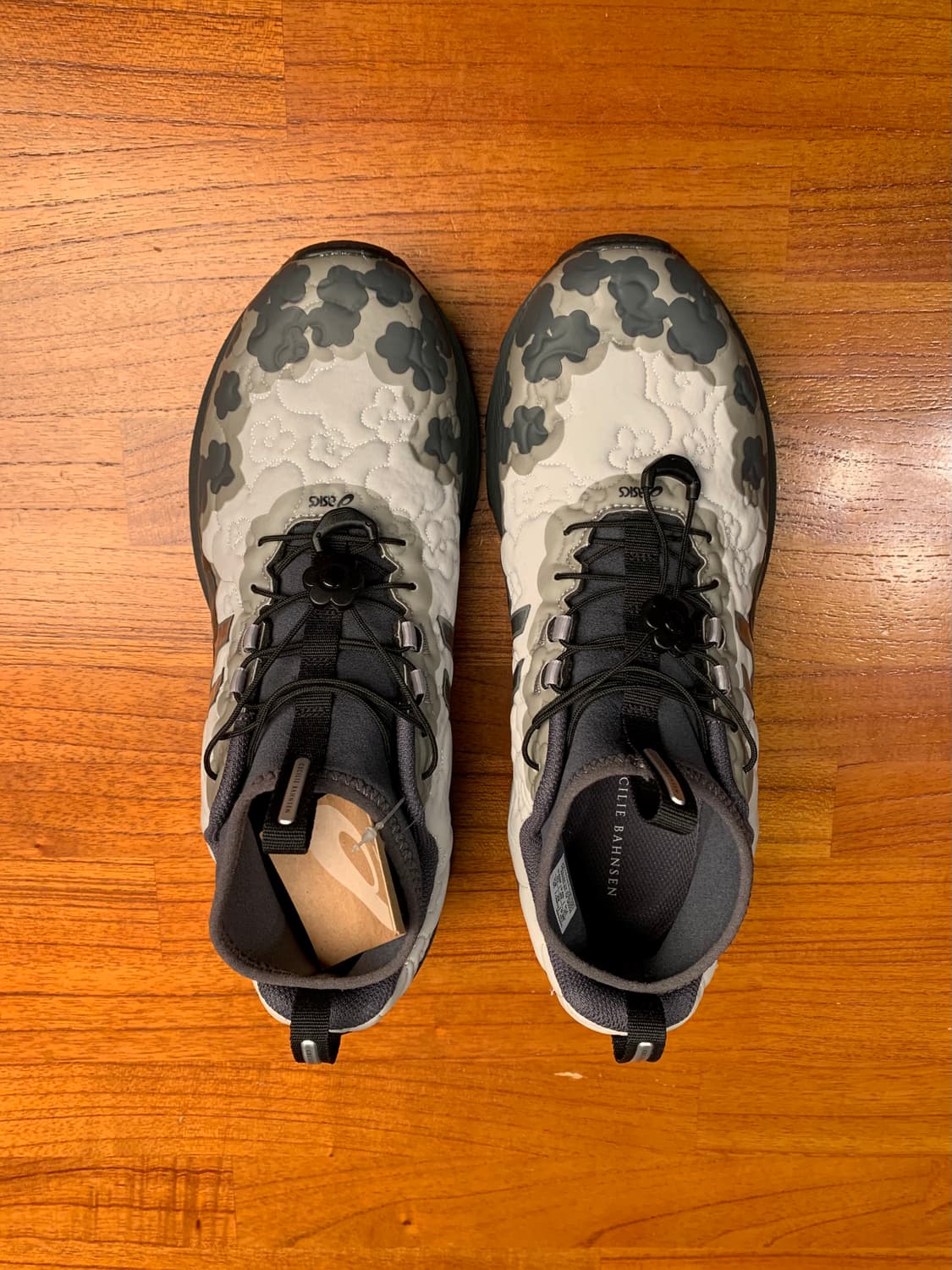 세실리아 반센 아식스 젤 터레인 미드탑 퓨어실버 그레이  265 상품이미지1