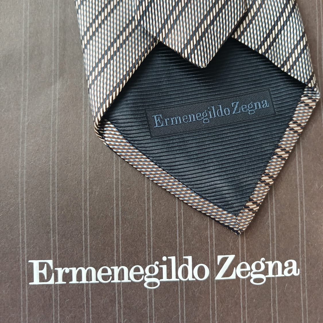 에르메네질도 제냐 스트라이프 넥타이 9.4cm A+등급 A19718
 상품이미지9