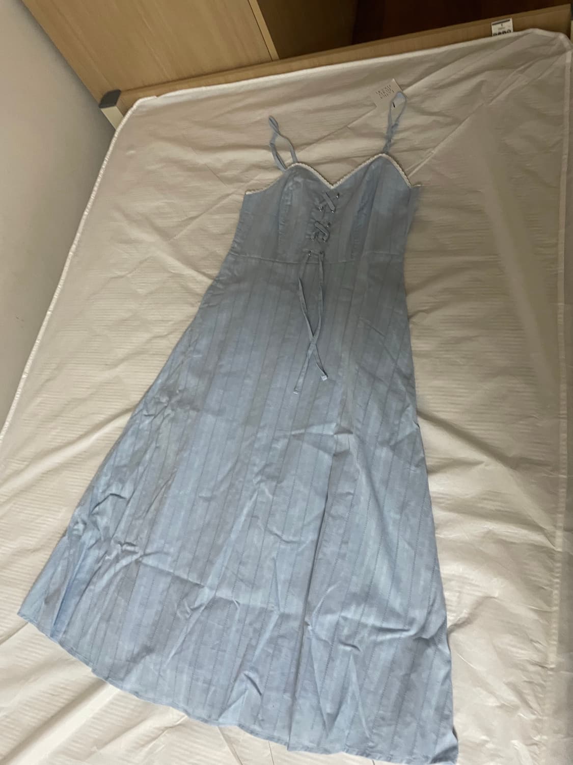 레터프롬문 에테 아일렛 레이스 롱 원피스 (스카이블루) 상품이미지3