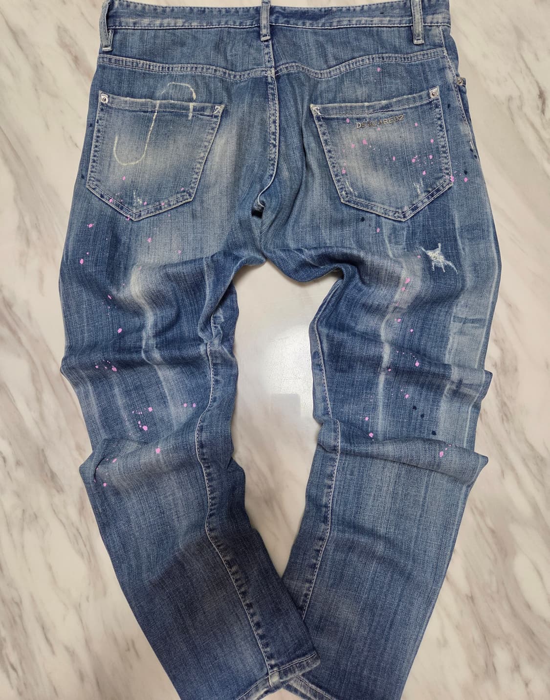 디스퀘어드 핑크페인트 메탈 패치 데님팬츠 상품이미지3