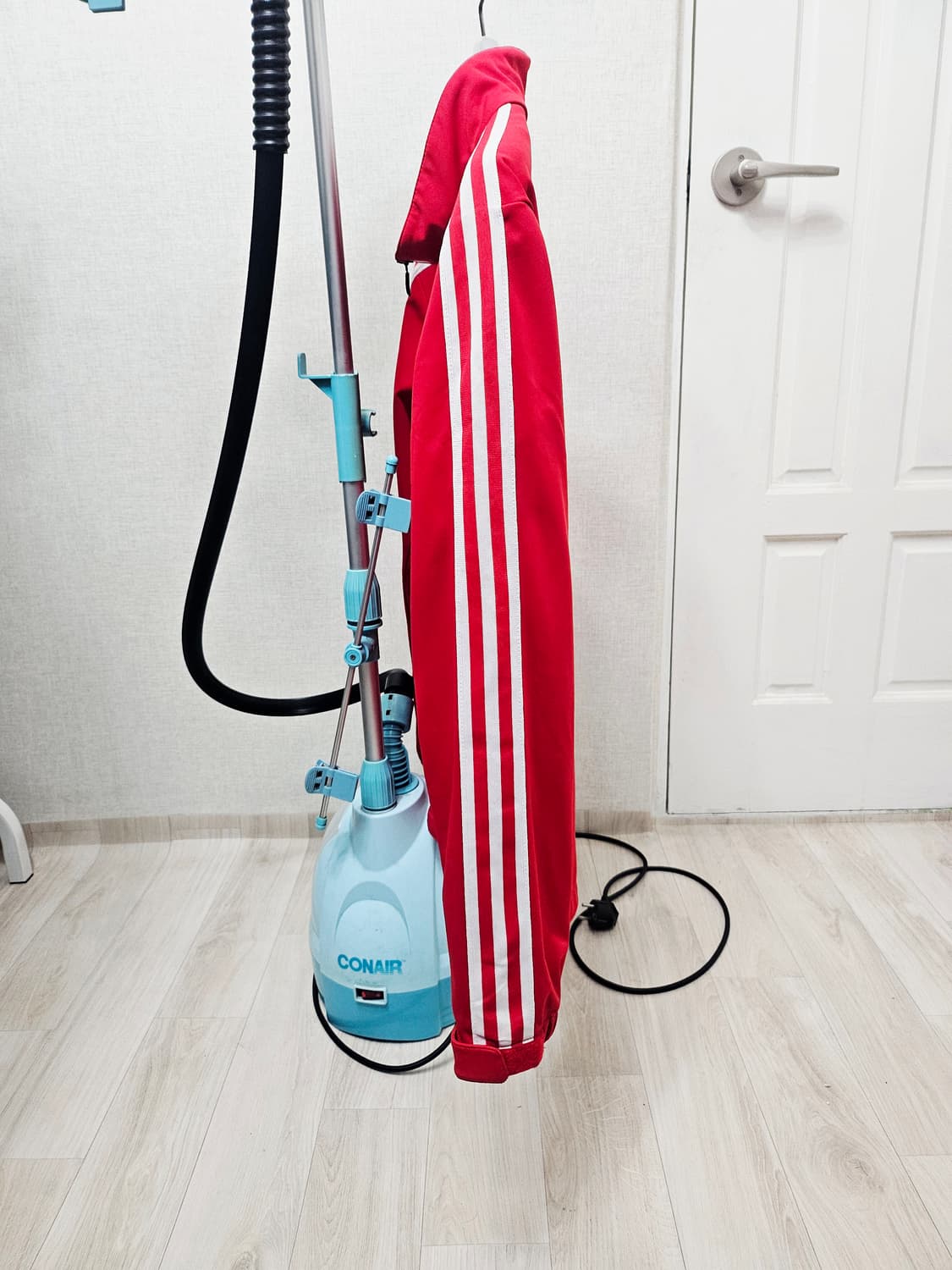 (100)L 아디다스 에센셜 클래식 3S우븐 [빨흰] 트랙탑 바람막이 상품이미지4