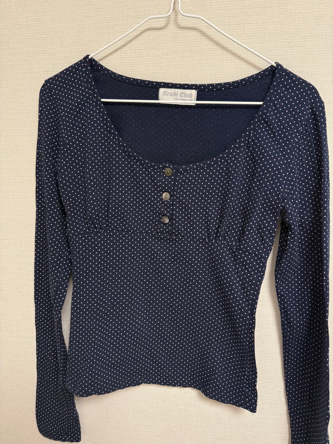 아쿠비클럽 도트 롱 슬리브 상품이미지2