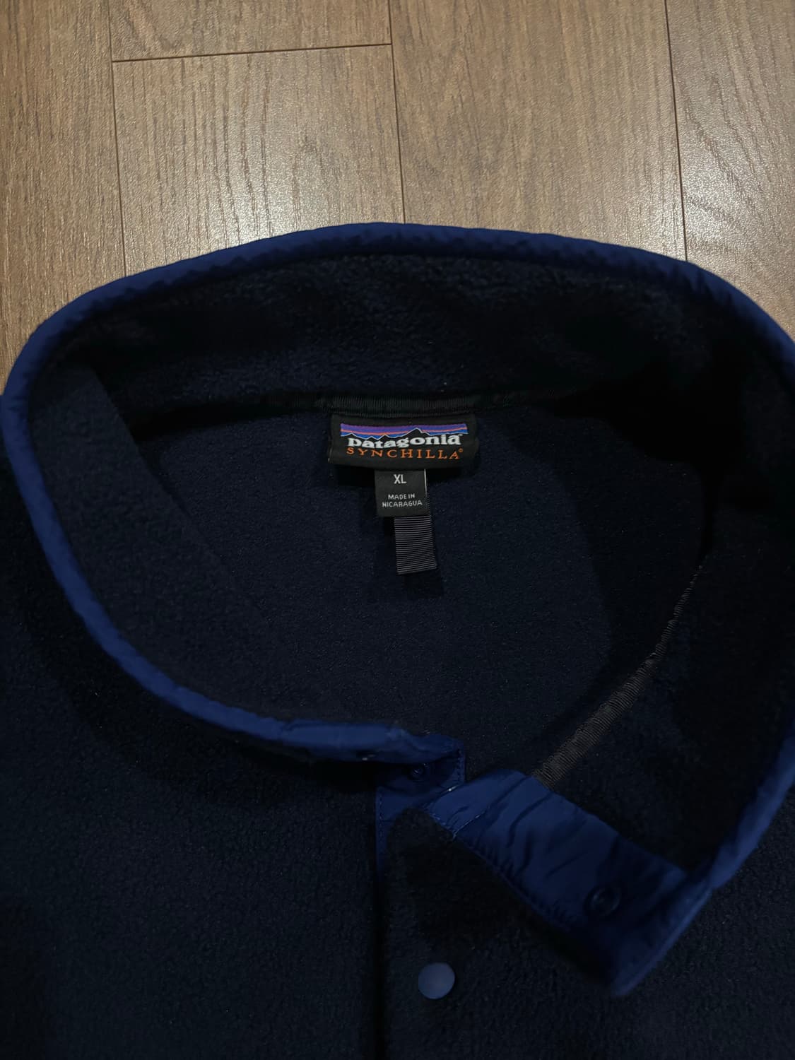 파타고니아 신칠라 네이비/레드 XL 사이즈(켄달제너 착용모델) 상품이미지5