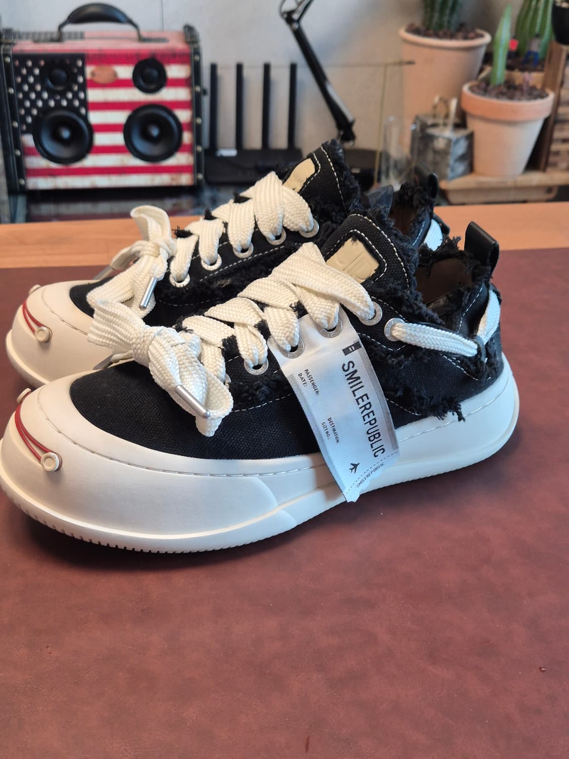 실착용1회 250(41) 스마일리퍼블릭 블랙 화이트 검흰 상품이미지1