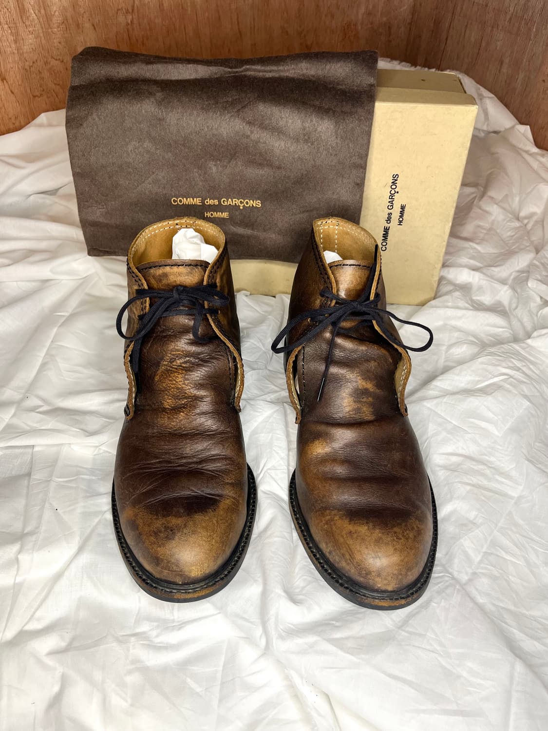 꼼데가르송 옴므 디스트레스드 레더 더비 부츠 상품이미지3