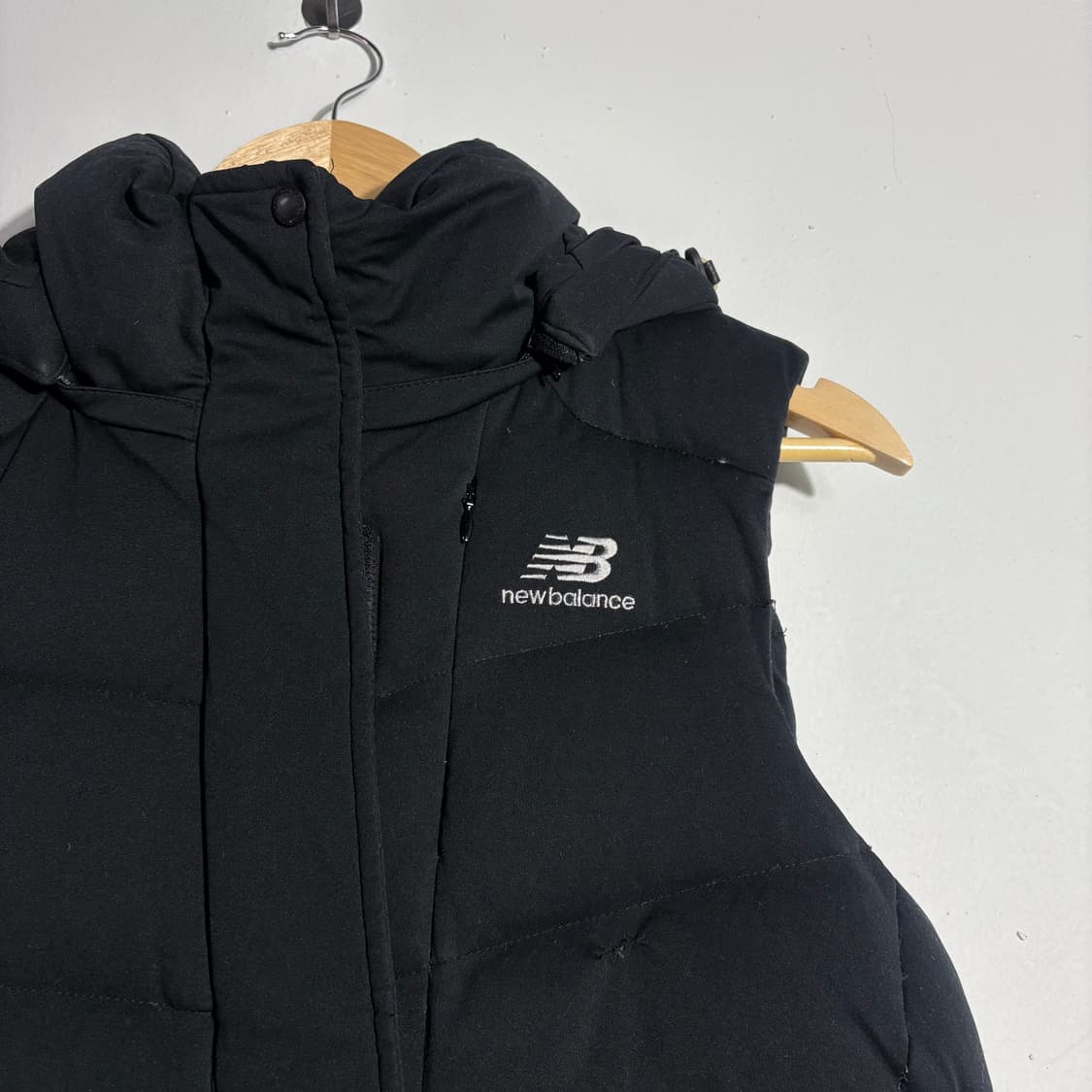 뉴발란스 블랙 후드 패딩 베스트 (무료배송) 상품이미지2