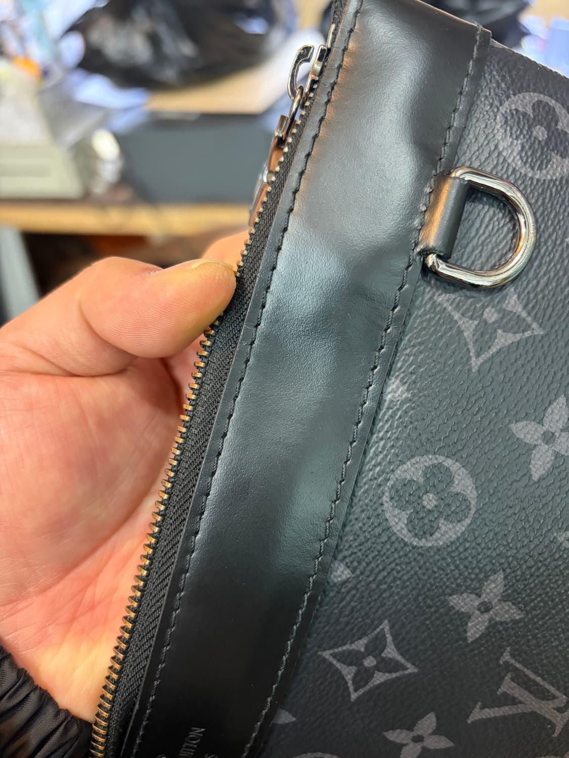 루이비통 디스커버리 포쉐트 클러치 이클립스 아폴로 상품이미지8