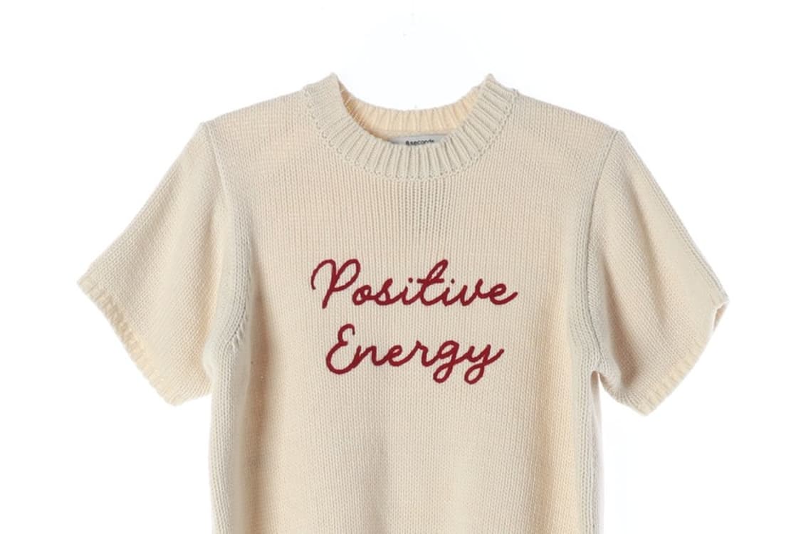 에잇세컨즈 포지티브 에너지 레터링 자수 반팔 니트 M 상품이미지3