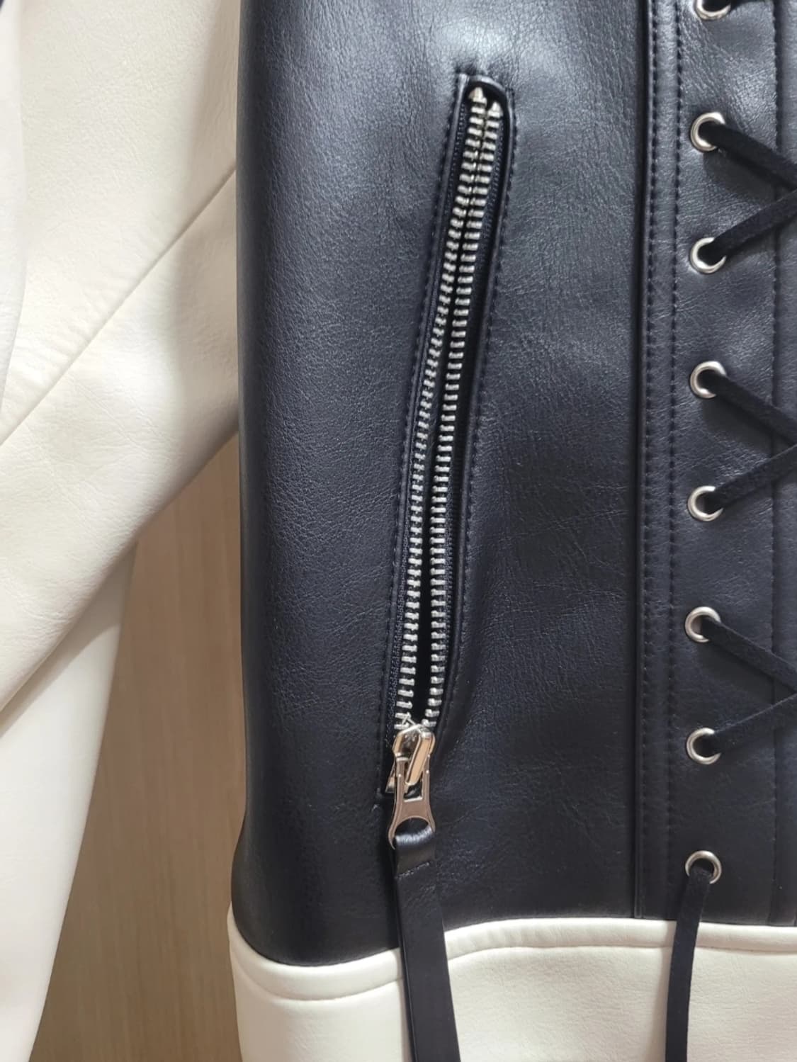 시눈 레더 배색 라이더 자켓 상품이미지3