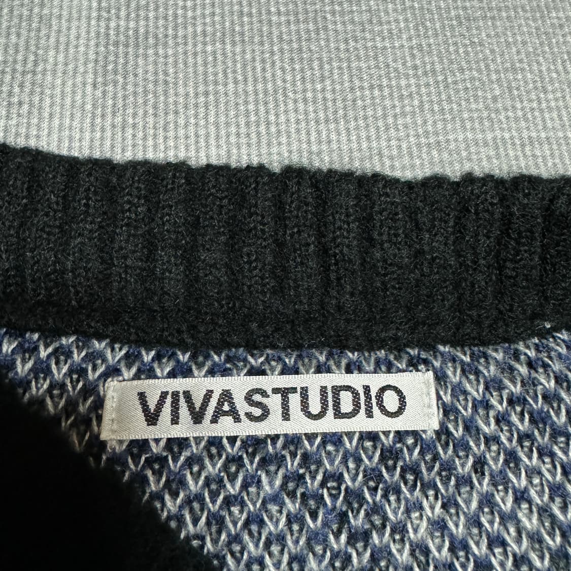 105) 비바스튜디오 아가일 데미지 니트 상품이미지4